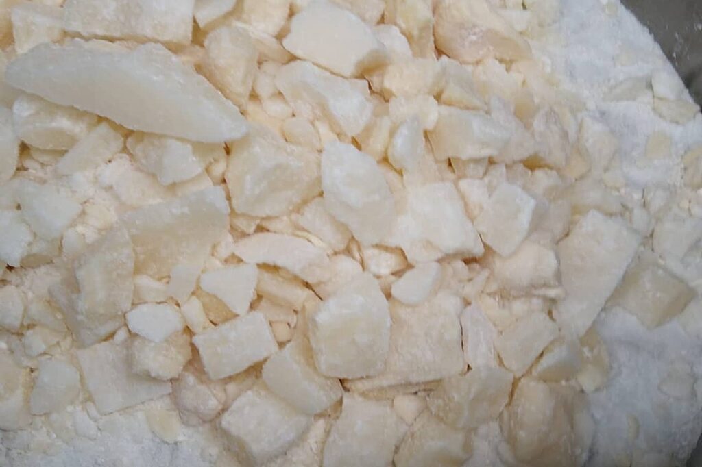 CBDA puro en rocas más grandes tras la cristalización