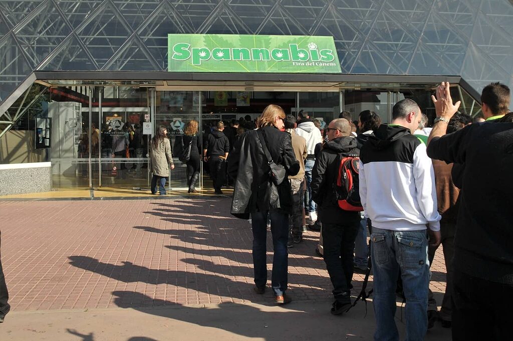 Tips for attending Spannabis and enjoying the event.