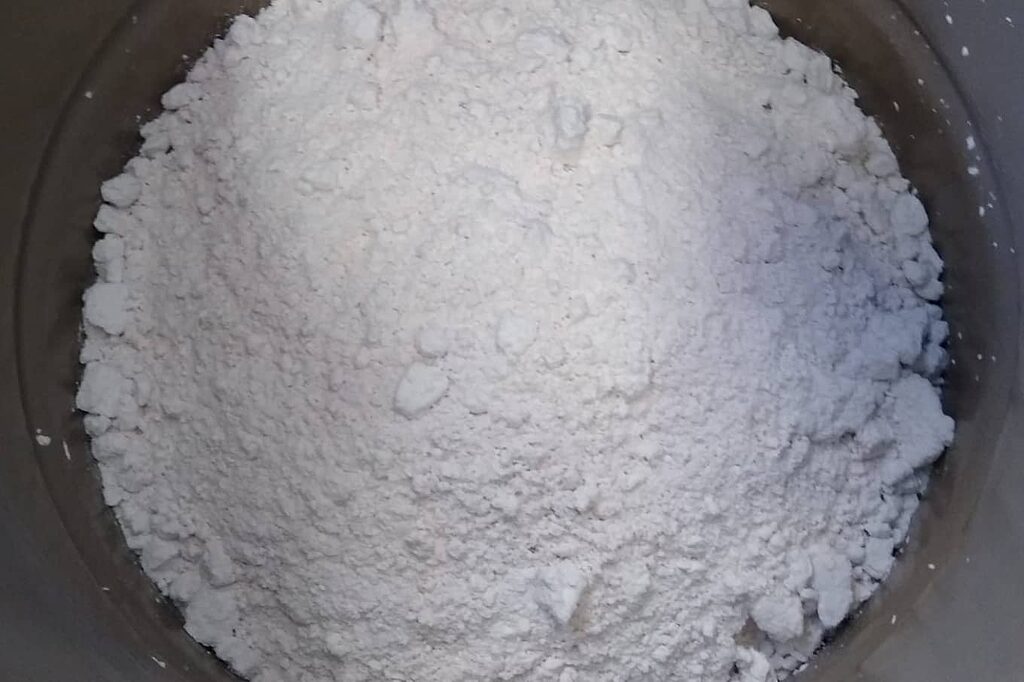 CBDA-Kristalle aus dem Labor von CBD Alchemy