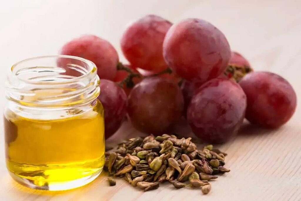 Grapeseed oil: A lightweight carrier option perfect for skin-friendly CBD formulations.